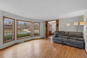 2734 Riviera Dr N, White Bear Lake, MN 55110 - Photo 10