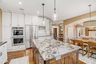 5676 Garden Dr, Woodbury, MN 55129 - Photo 8