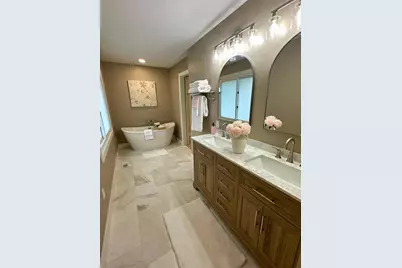 4021 Pebblebrook Drive, Bloomington, MN 55437 - Photo 18