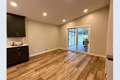 4021 Pebblebrook Drive, Bloomington, MN 55437 - Photo 8