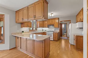 8917 Cambridge Ave, Brooklyn Park, MN 55443 - Photo 16