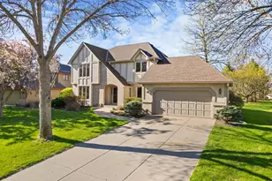 8917 Cambridge Ave, Brooklyn Park, MN 55443 - Photo 2