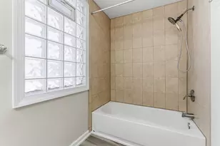 1820 Irving Ave N, Minneapolis, MN 55411 - Photo 36