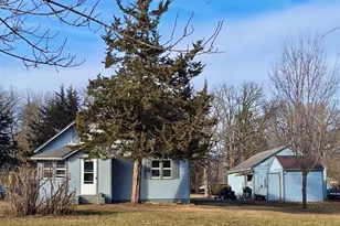 918 Lindbergh Dr S, Little Falls, MN 56345 - Photo 2