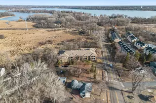 10806 S Shore Dr, Plymouth, MN 55441 - Photo 4