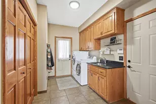 6340 Summit Cir, Chanhassen, MN 55317 - Photo 24