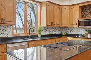 6340 Summit Cir, Chanhassen, MN 55317 - Photo 14