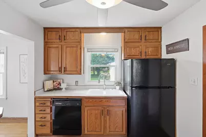 8352 Nicollet Avenue S, Bloomington, MN 55420 - Photo 10