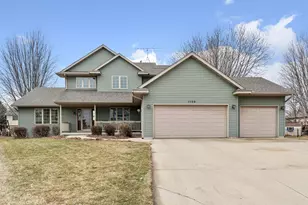 1120 Esther Ln, Owatonna, MN 55060 - Photo 2