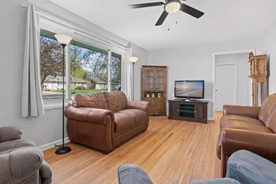 1324 Valley Street, Chaska, MN 55318 - Photo 4