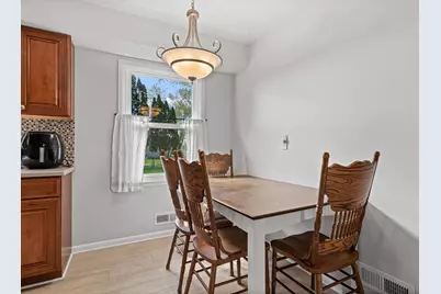 1324 Valley Street, Chaska, MN 55318 - Photo 8