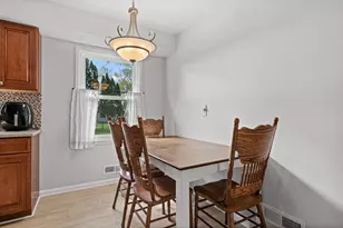 1324 Valley St, Chaska, MN 55318 - Photo 8