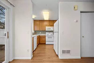 2945 Village Circle, Chanhassen, MN 55317 - Photo 10
