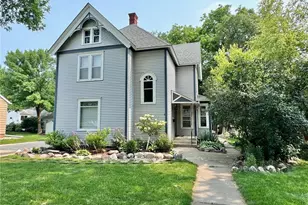 406 W Marshall St, Marshall, MN 56258 - Photo 2