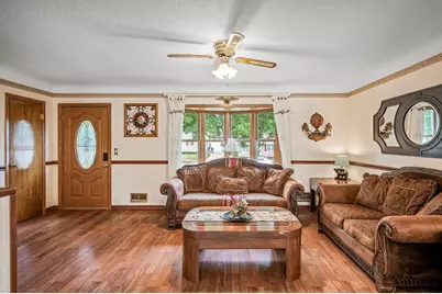 2233 Fremont Avenue E, Saint Paul, MN 55119 - Photo 6