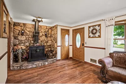 2233 Fremont Avenue E, Saint Paul, MN 55119 - Photo 4