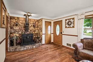 2233 Fremont Ave E, Saint Paul, MN 55119 - Photo 4