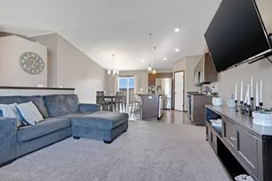 904 Palm Cir, Annandale, MN 55302 - Photo 2