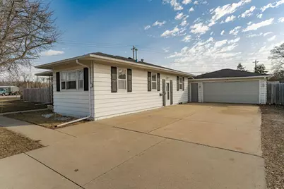 2302 Pearl Court SE, Rochester, MN 55904 - Photo 2