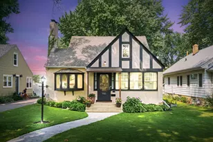 985 Cherokee Ave, West Saint Paul, MN 55118 - Photo 2