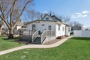 208 E 1st St, Waconia, MN 55387 - Photo 10