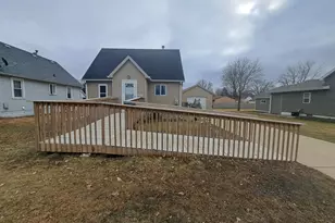 1403 11th Ave NW, Austin, MN 55912 - Photo 2