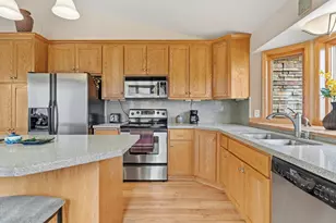 704 Crescent Curve, White Bear Lake, MN 55127 - Photo 8