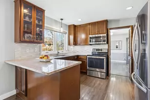 9736 Oxborough Rd, Bloomington, MN 55437 - Photo 14