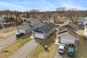 7387 Degrio Way, Inver Grove Heights, MN 55076 - Photo 4