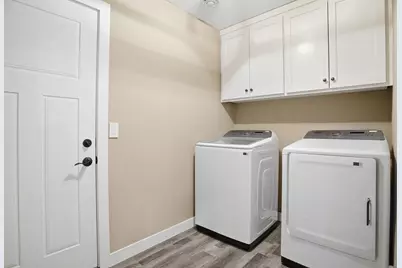 38820 Maple Court, North Branch, MN 55056 - Photo 12