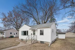 1513 Armstrong Ave N, Glencoe, MN 55336 - Photo 2