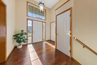 16450 Griffon Lane, Lakeville, MN 55044 - Photo 4