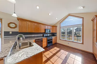 16450 Griffon Lane, Lakeville, MN 55044 - Photo 6