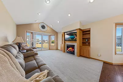 16450 Griffon Lane, Lakeville, MN 55044 - Photo 14