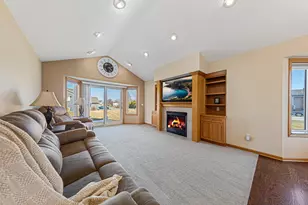 16450 Griffon Ln, Lakeville, MN 55044 - Photo 14