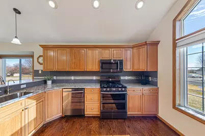 16450 Griffon Lane, Lakeville, MN 55044 - Photo 8