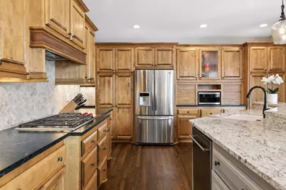 7011 Highover Drive, Chanhassen, MN 55317 - Photo 12