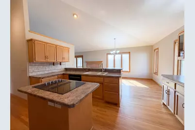 578 Prairie Circle E, Eagan, MN 55123 - Photo 8