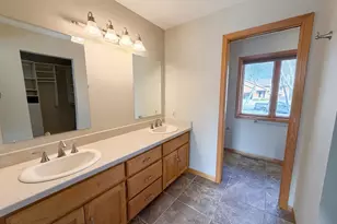 578 Prairie Cir E, Eagan, MN 55123 - Photo 16