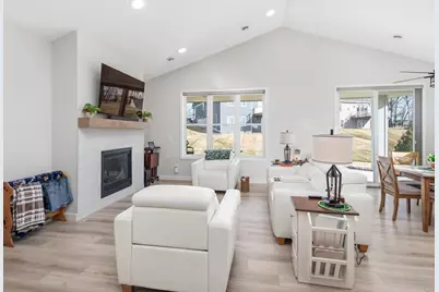 17823 Hamburg Avenue, Lakeville, MN 55044 - Photo 4