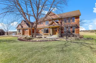 11545 Hillcrest Ct N, Saint Paul, MN 55110 - Photo 2