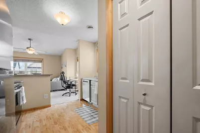 2923 Hemingway Drive, Chaska, MN 55318 - Photo 20