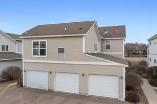 2923 Hemingway Dr, Chaska, MN 55318 - Photo 4