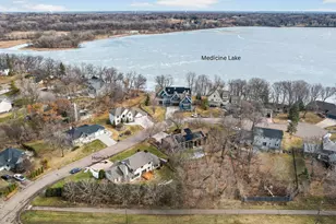 12215 29th Ave N, Plymouth, MN 55441 - Photo 2