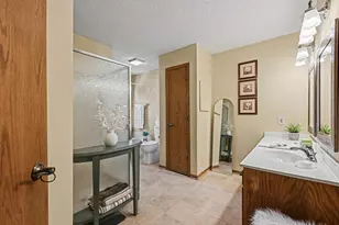 938 Winterberry Dr, Woodbury, MN 55125 - Photo 16