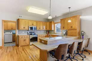 4525 Alicia Dr, Eagan, MN 55077 - Photo 16