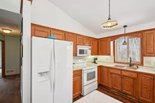 715 Lewis Ave, Rush City, MN 55069 - Photo 10