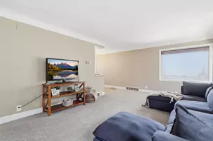 1876 Berkeley Ave, Saint Paul, MN 55105 - Photo 12