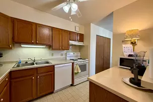 7600 Golden Valley Rd, Golden Valley, MN 55427 - Photo 4