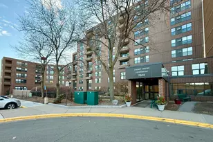 7600 Golden Valley Rd, Golden Valley, MN 55427 - Photo 28